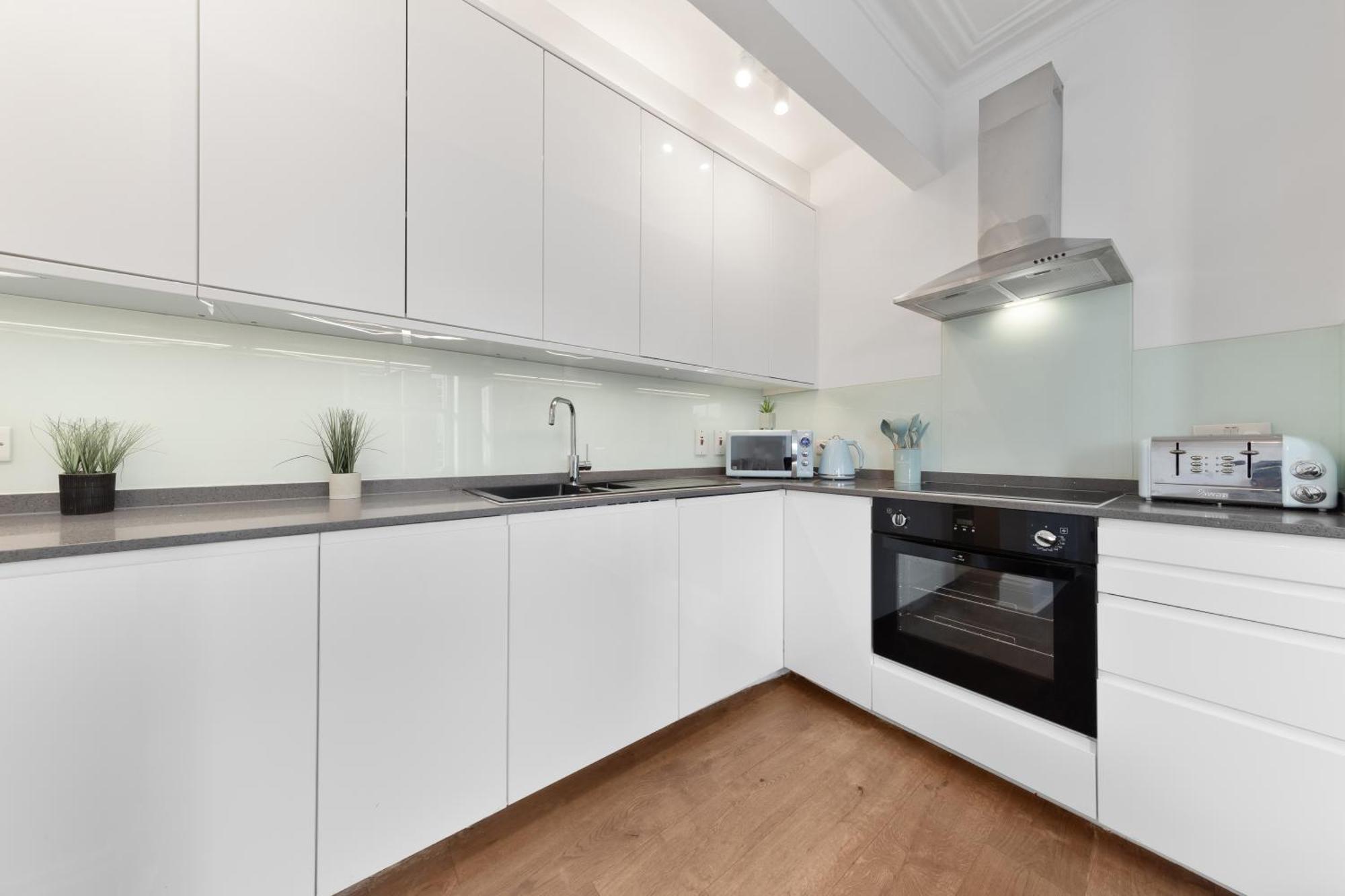 Luxury 4 Bedroom Flat With Stunning Shard View From Terrace In Central London! Next To Station, Sleeps 9 Exterior foto