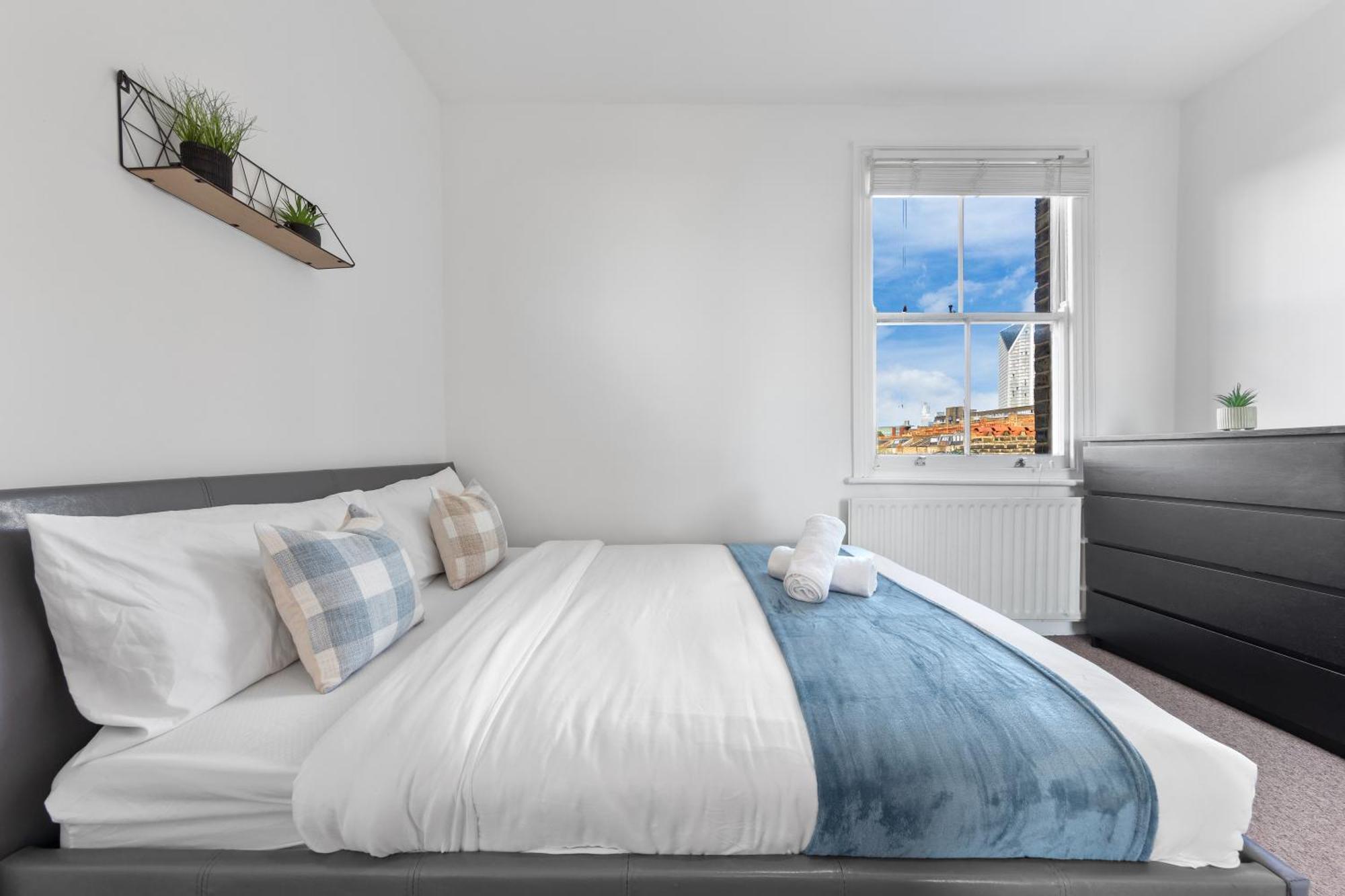 Luxury 4 Bedroom Flat With Stunning Shard View From Terrace In Central London! Next To Station, Sleeps 9 Exterior foto