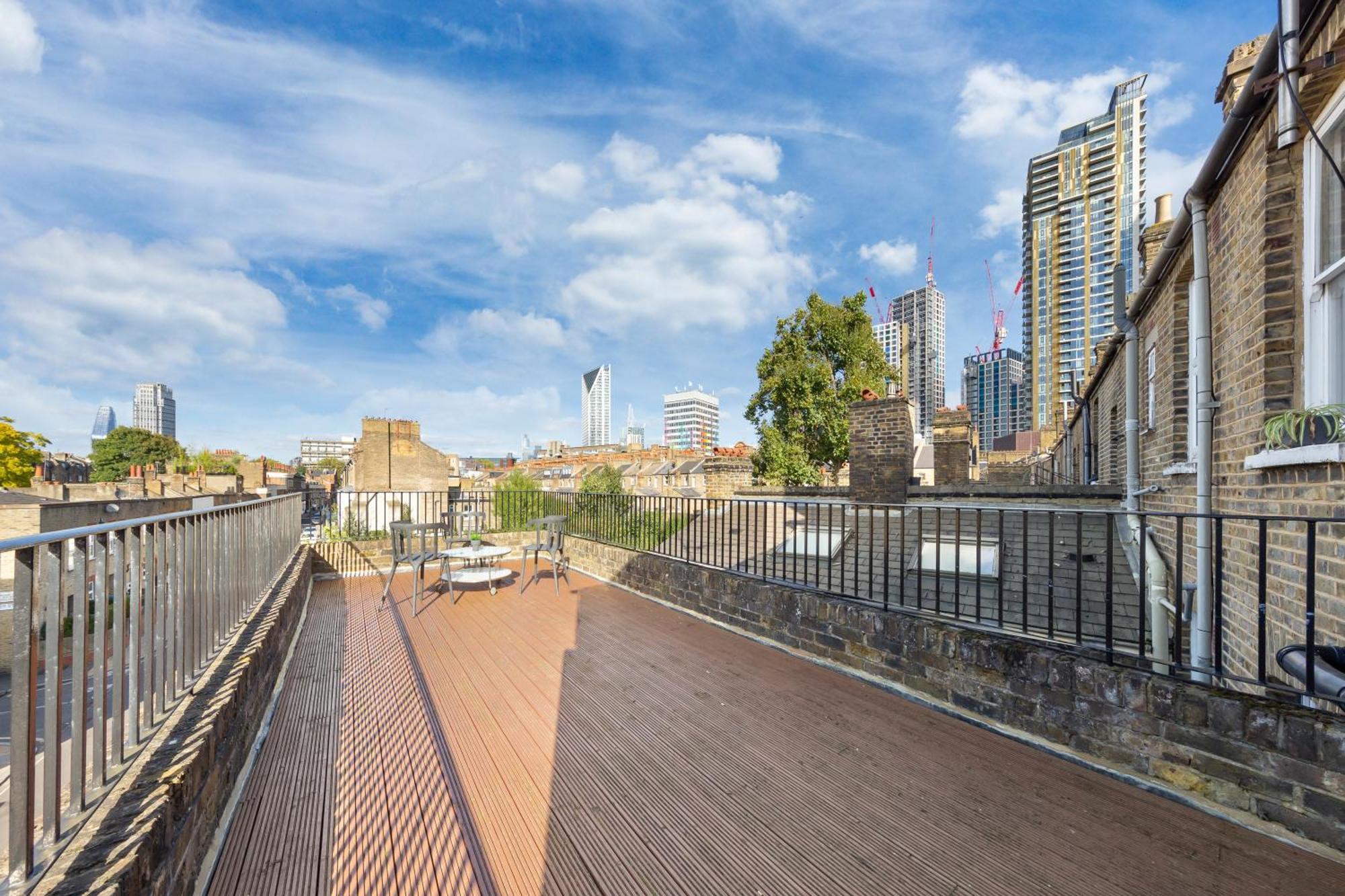 Luxury 4 Bedroom Flat With Stunning Shard View From Terrace In Central London! Next To Station, Sleeps 9 Exterior foto
