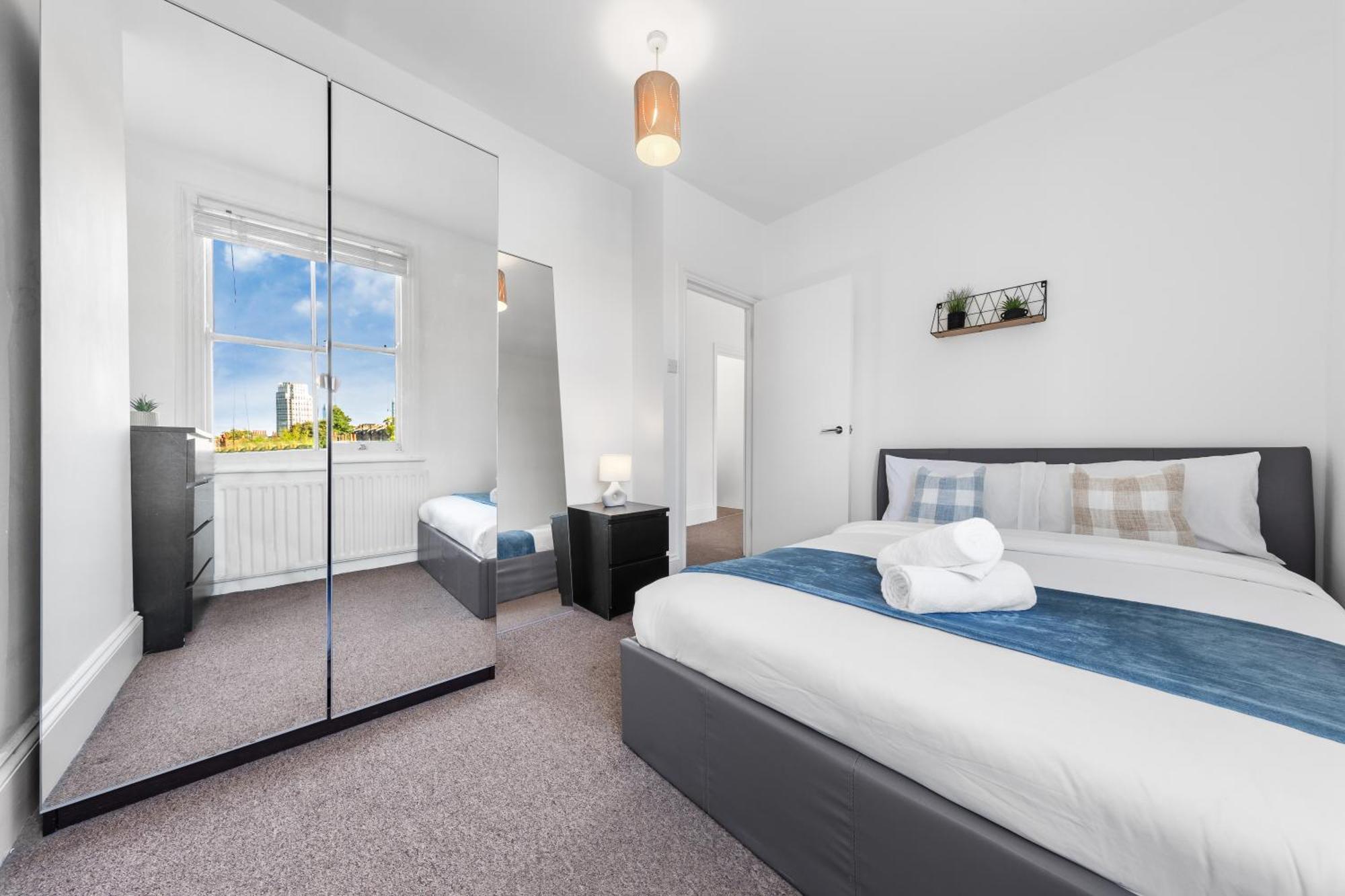 Luxury 4 Bedroom Flat With Stunning Shard View From Terrace In Central London! Next To Station, Sleeps 9 Exterior foto