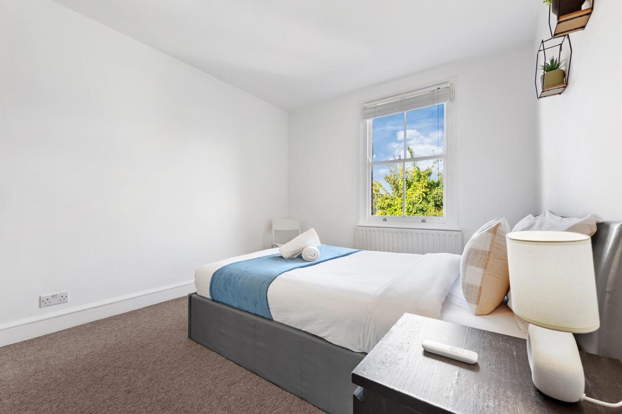 Luxury 4 Bedroom Flat With Stunning Shard View From Terrace In Central London! Next To Station, Sleeps 9 Exterior foto