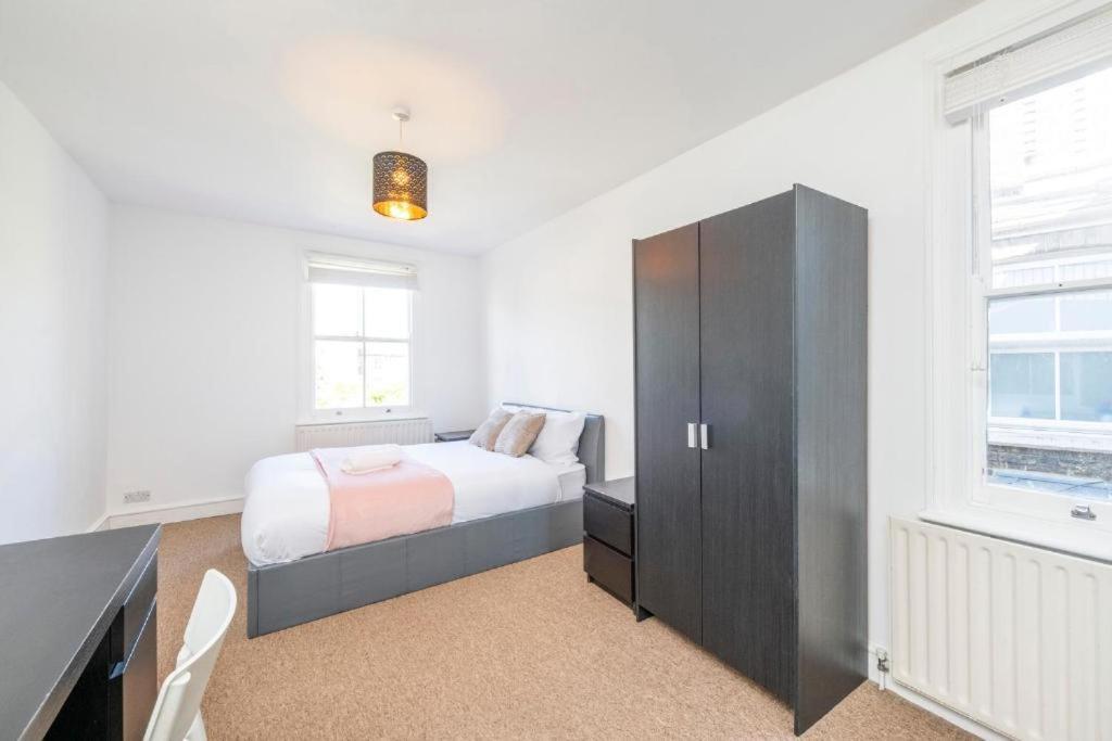 Luxury 4 Bedroom Flat With Stunning Shard View From Terrace In Central London! Next To Station, Sleeps 9 Quarto foto